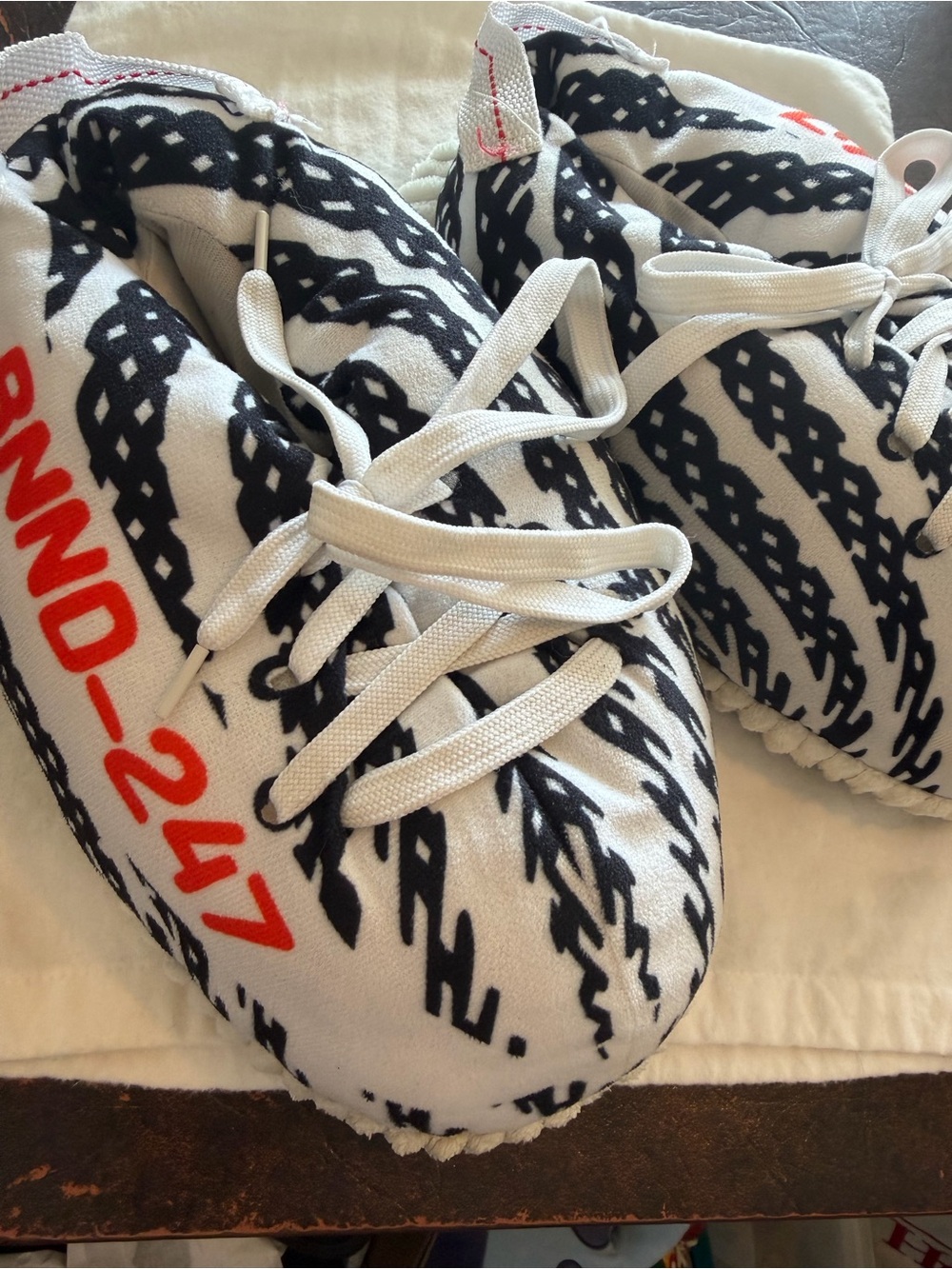 Women’s Black & White Patterned Slip-On Slippers with Red Accent